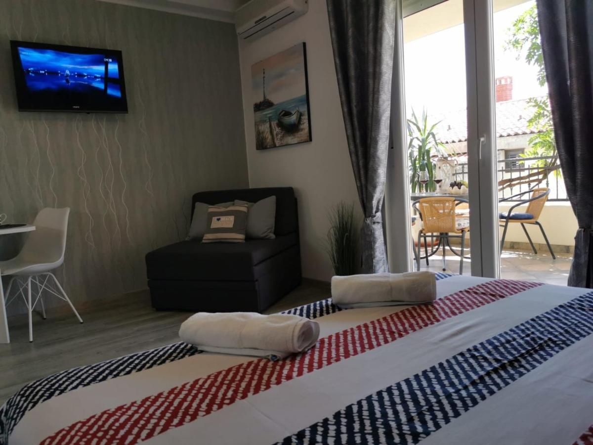 Apartments Deak Makarska Buitenkant foto