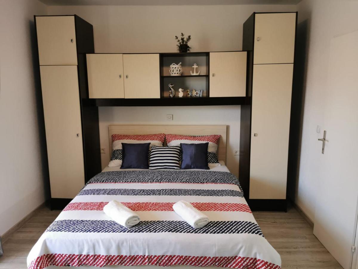 Apartments Deak Makarska Buitenkant foto