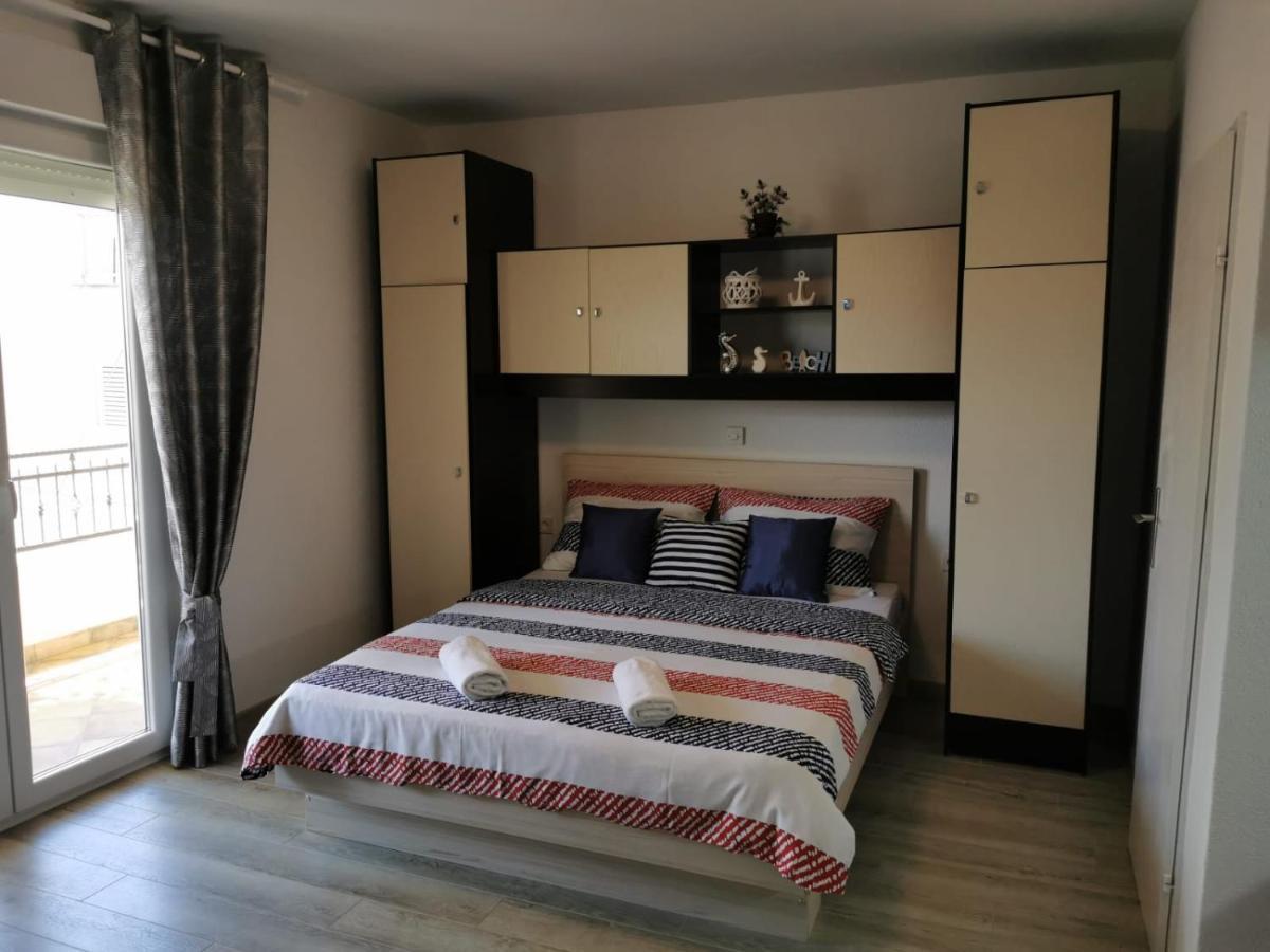 Apartments Deak Makarska Buitenkant foto