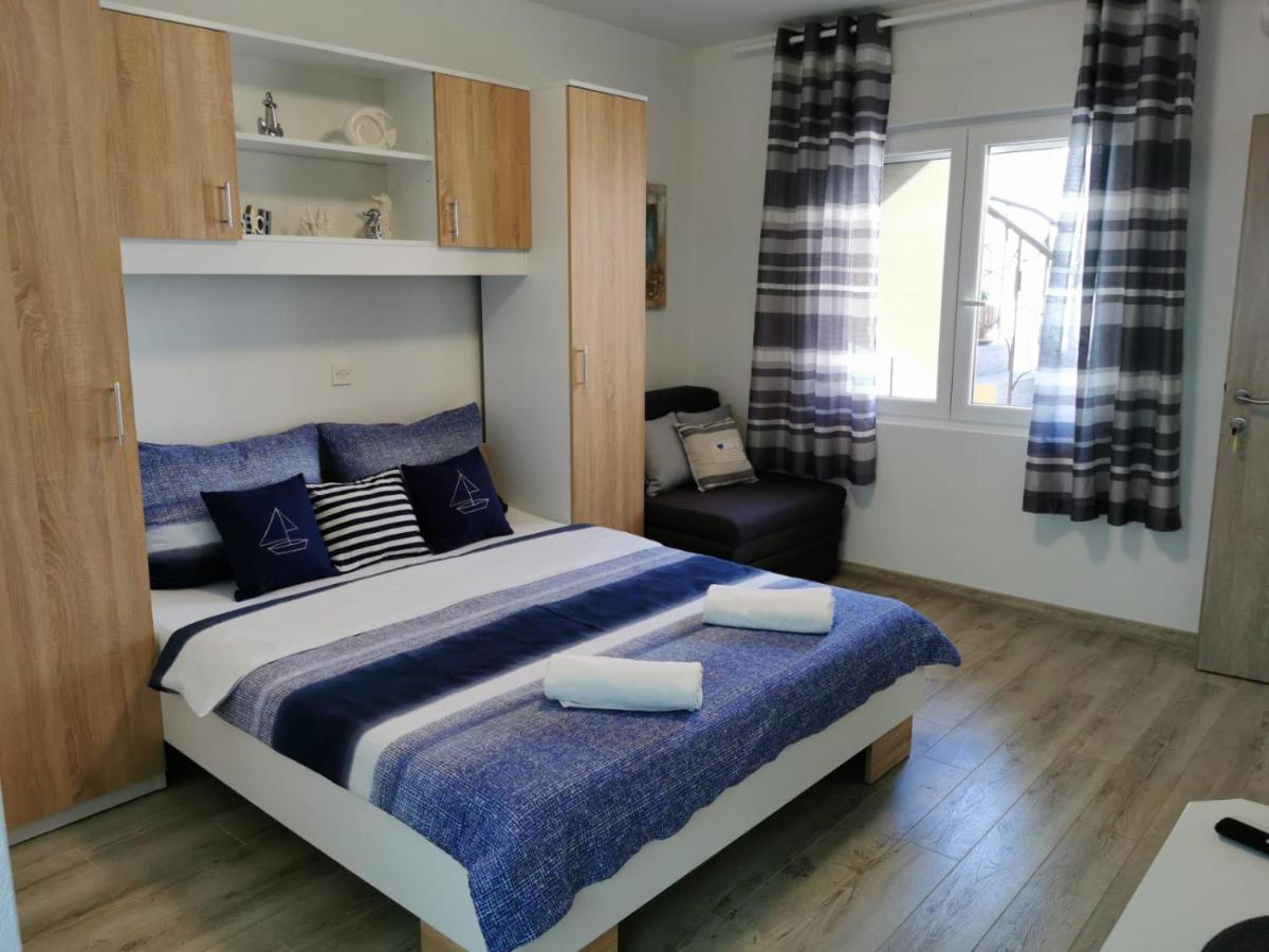 Apartments Deak Makarska Buitenkant foto