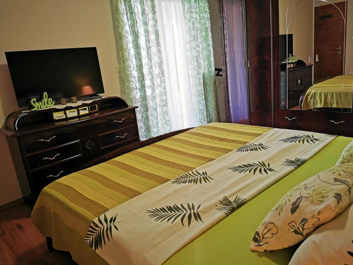 Apartments Deak Makarska Buitenkant foto