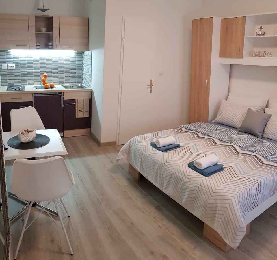Apartments Deak Makarska Buitenkant foto