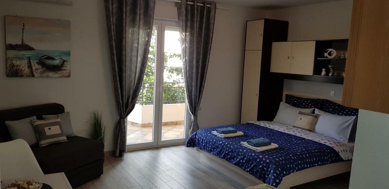 Apartments Deak Makarska Buitenkant foto